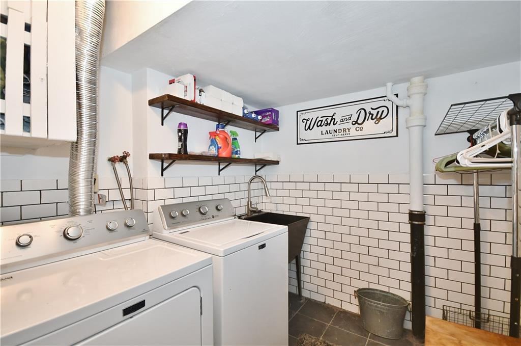126 Fairfax Road Pittsburgh, PA 15221 - Photo 21 of 25 Gallery Image 21
