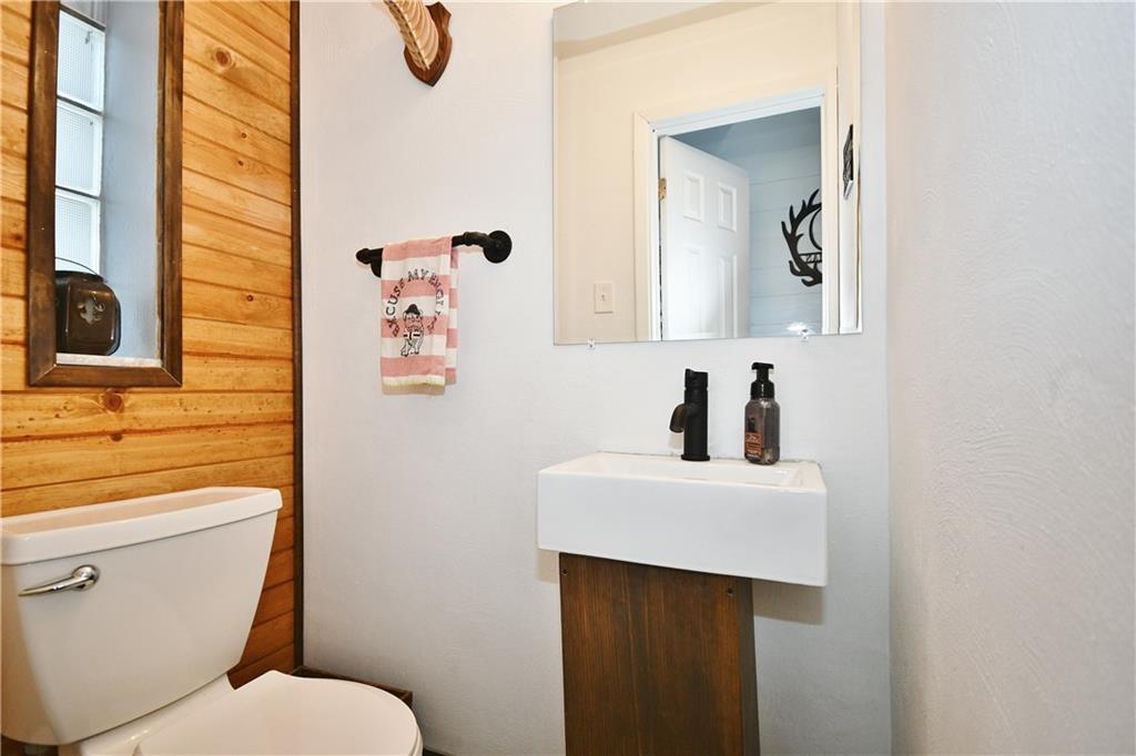 126 Fairfax Road Pittsburgh, PA 15221 - Photo 8 of 25 Gallery Image 8