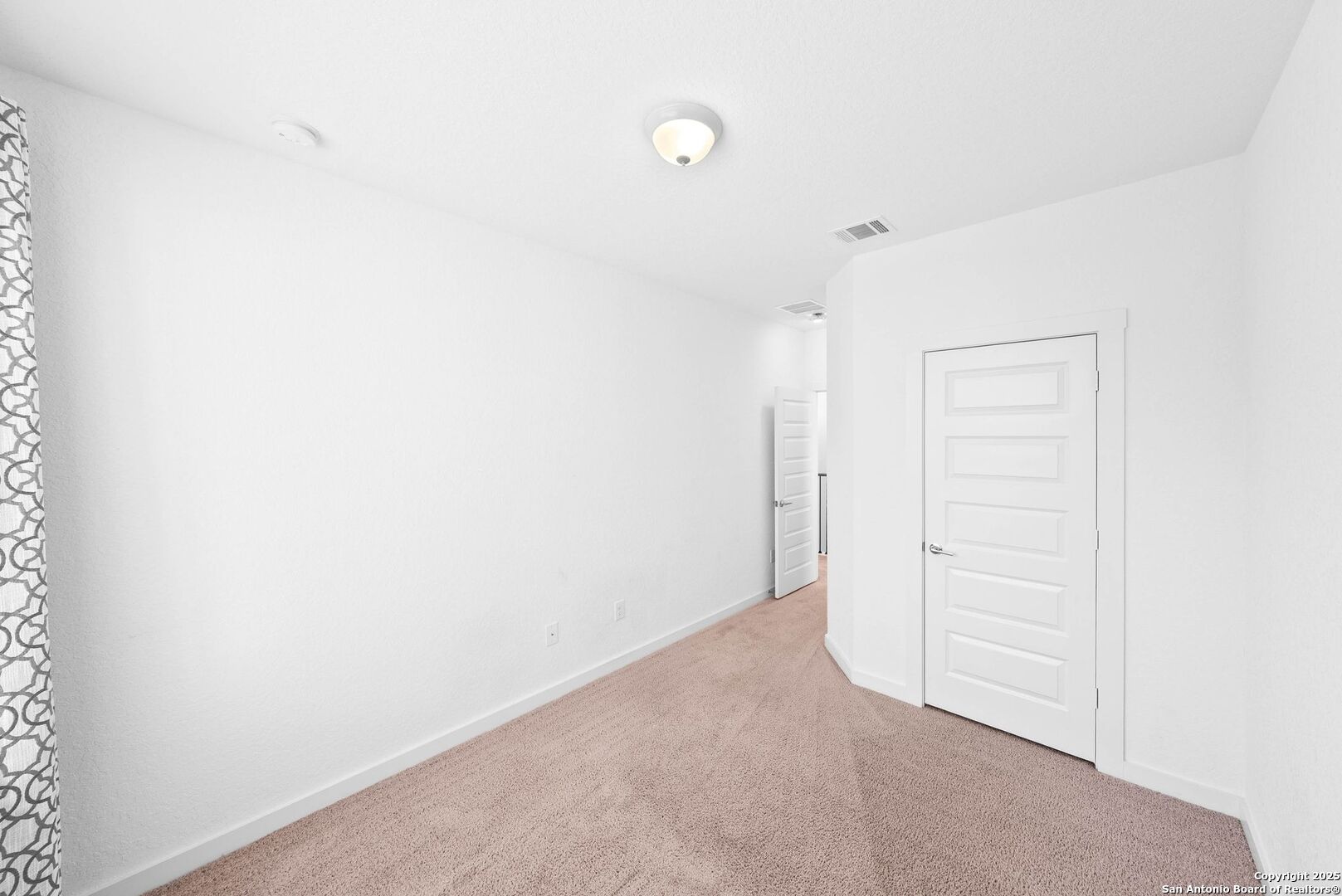 5843 Whitby Road, Unit 3 San Antonio, TX 78240 - Photo 29 of 37 a view of an empty room