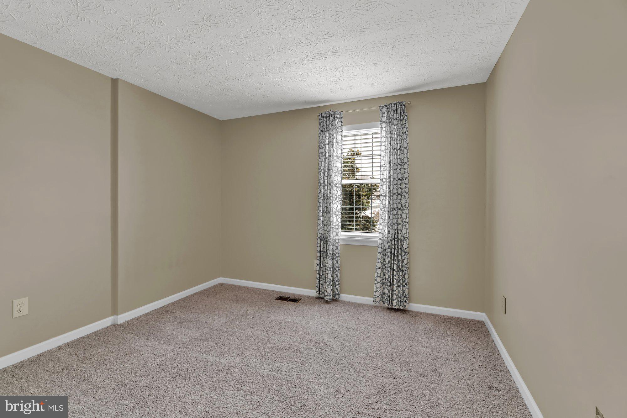9328 Perglen Road Baltimore, MD 21236 - Photo 15 of 29