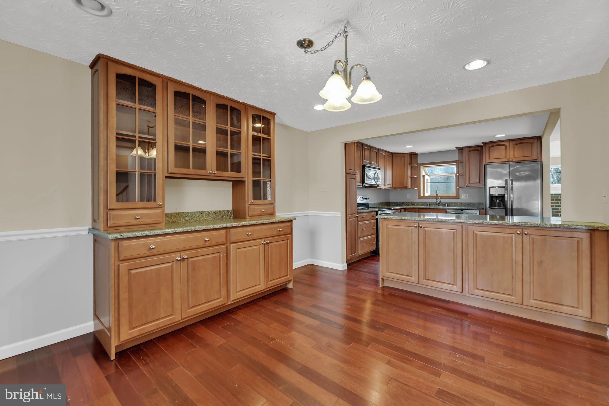 9328 Perglen Road Baltimore, MD 21236 - Photo 3 of 29