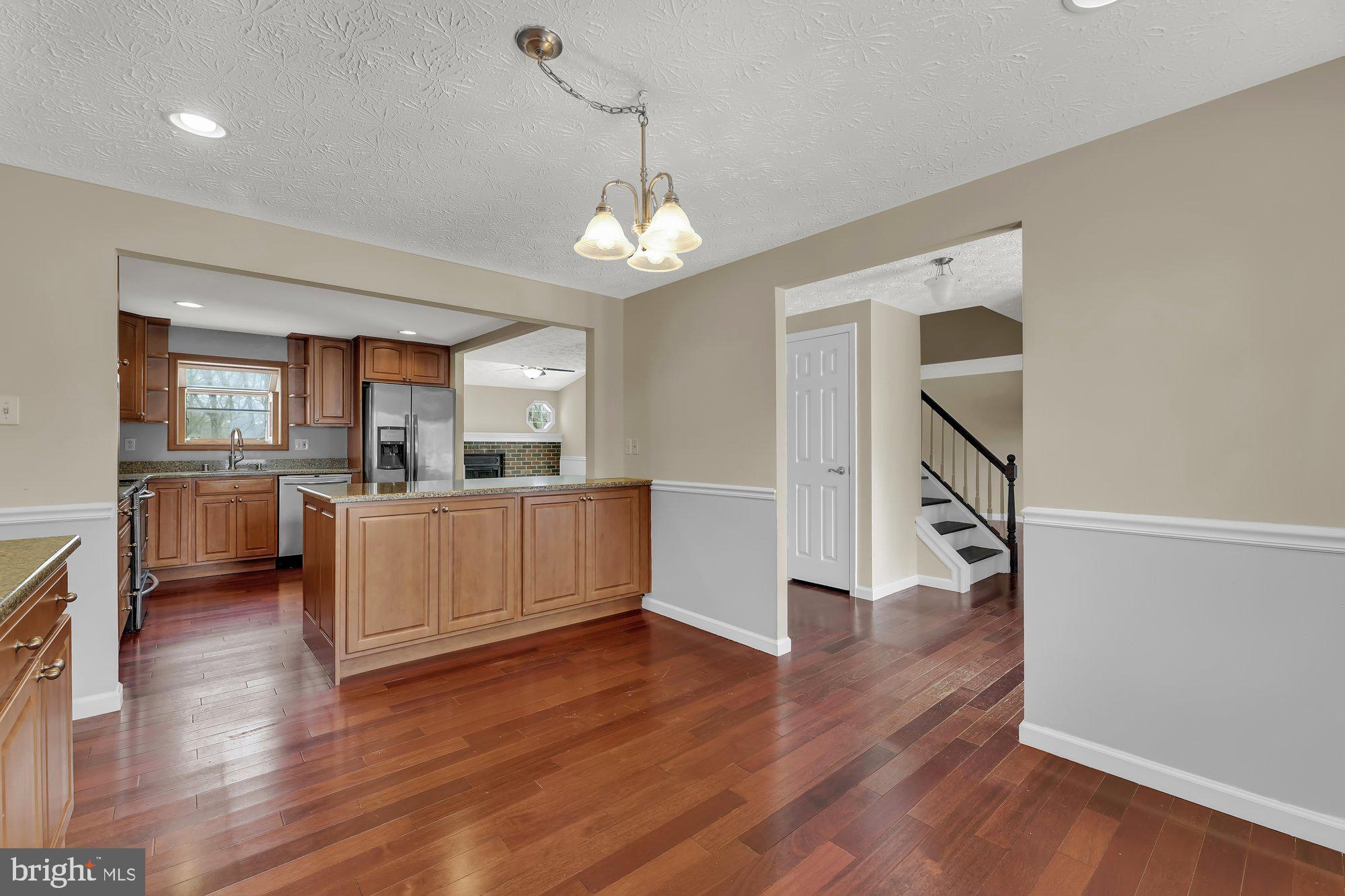 9328 Perglen Road Baltimore, MD 21236 - Photo 4 of 29