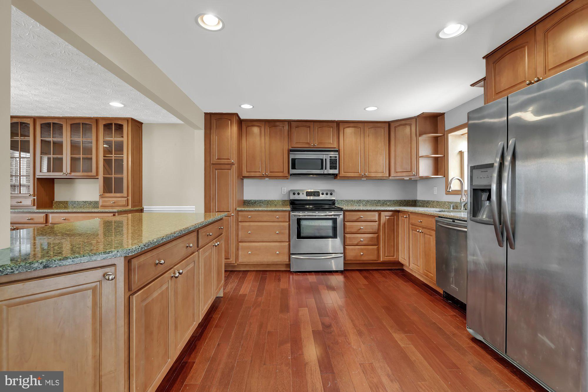 9328 Perglen Road Baltimore, MD 21236 - Photo 7 of 29