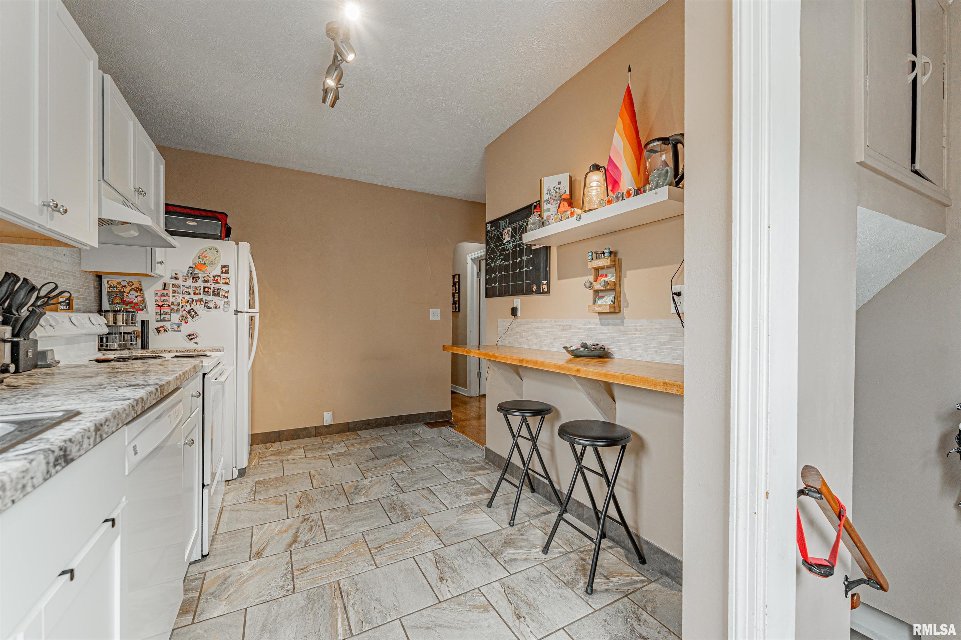 1717 East Keys Avenue Springfield, IL 62702 - Photo 9 of 32