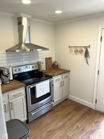 $154,900 | 938 Matthews Street, Clinton, IN 47842