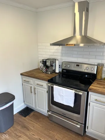 $154,900 | 938 Matthews Street, Clinton, IN 47842