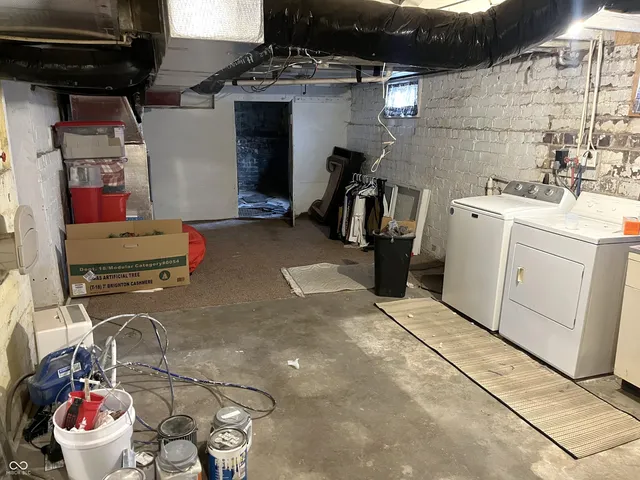 $154,900 | 938 Matthews Street, Clinton, IN 47842