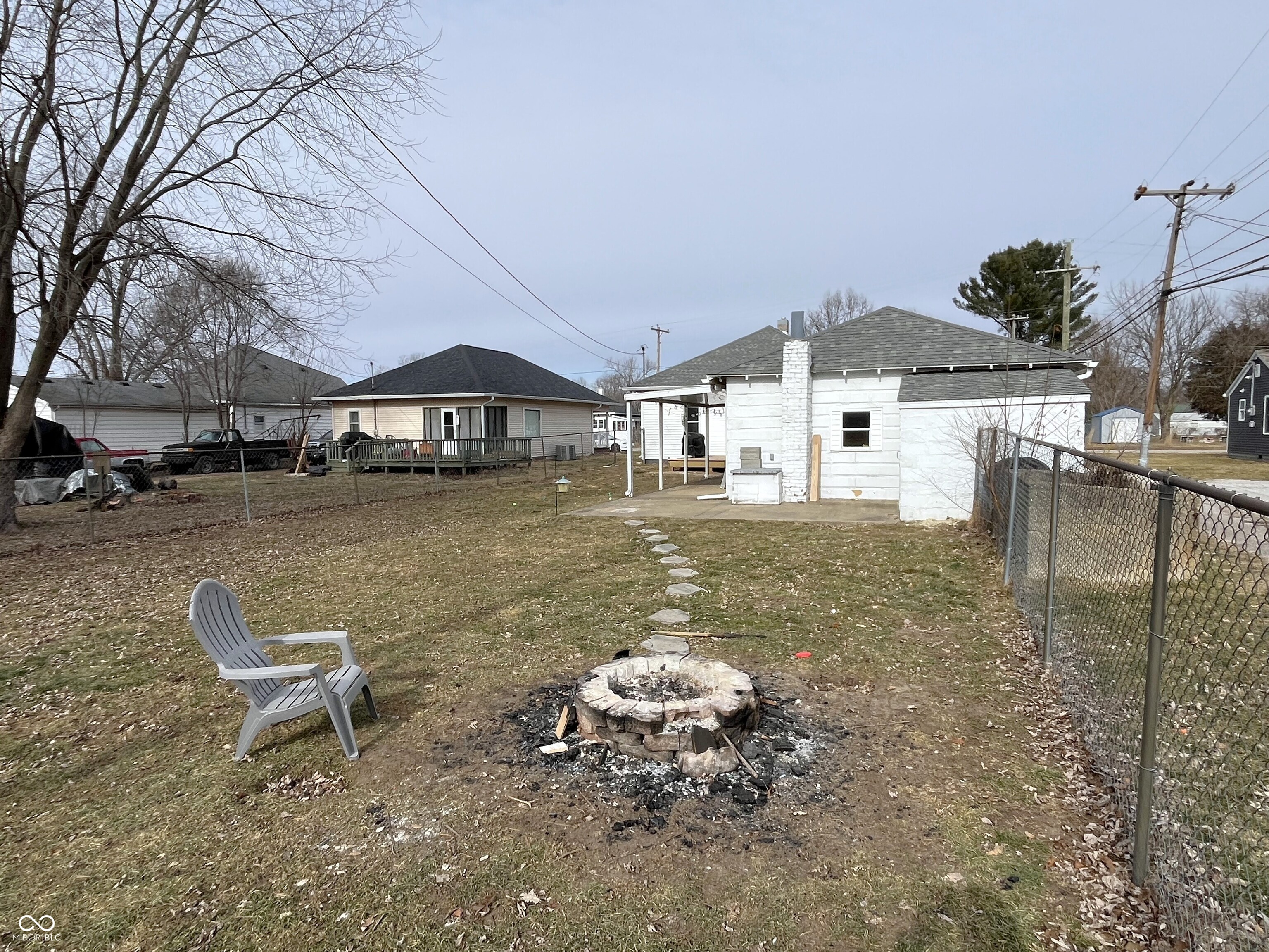 938 Matthews Street Clinton, IN 47842 - Photo 5 of 22