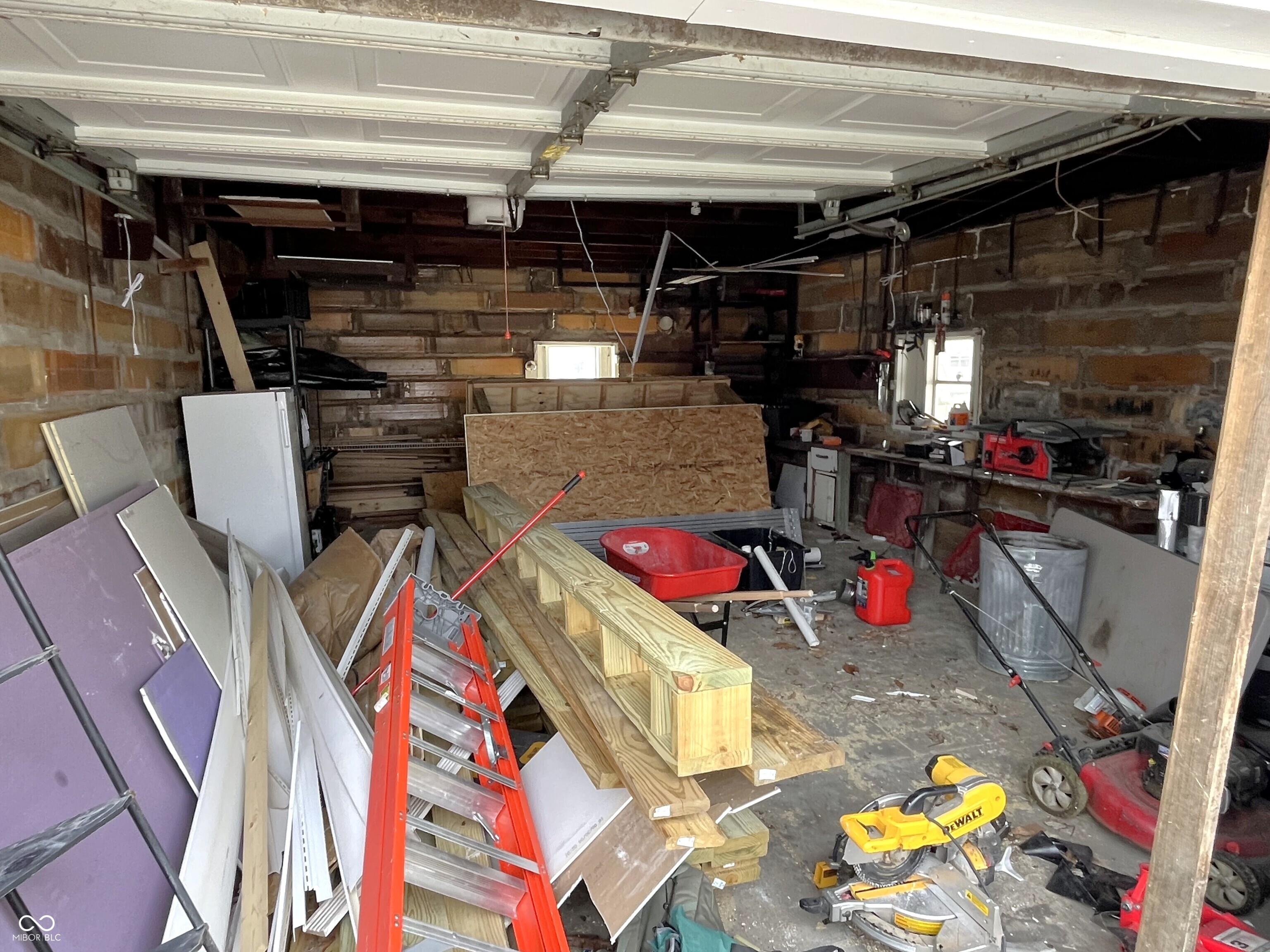 938 Matthews Street Clinton, IN 47842 - Photo 8 of 22