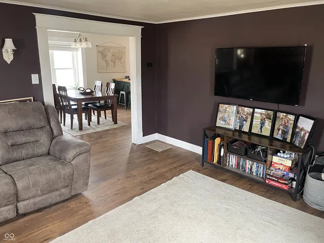 $154,900 | 938 Matthews Street, Clinton, IN 47842