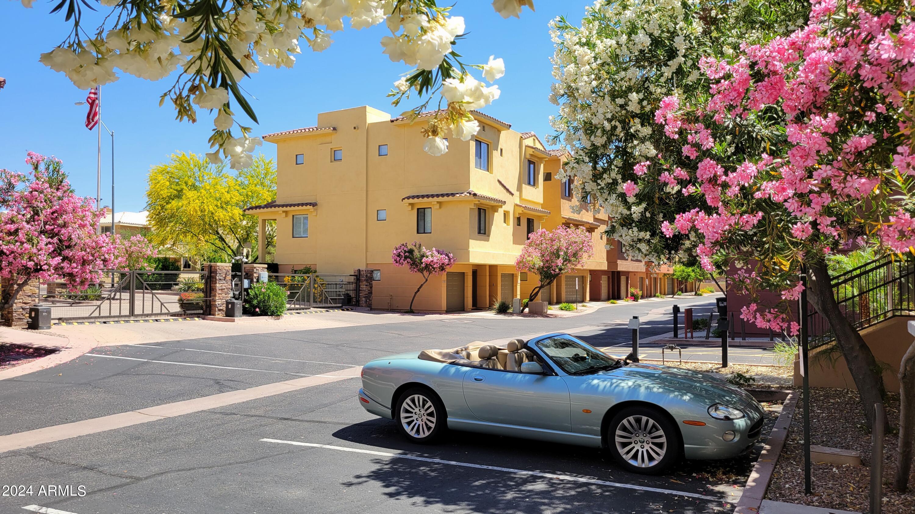 9551 East Redfield Road, Unit 1020 Scottsdale, AZ 85260 - Photo 26 of 38 Front Gate View