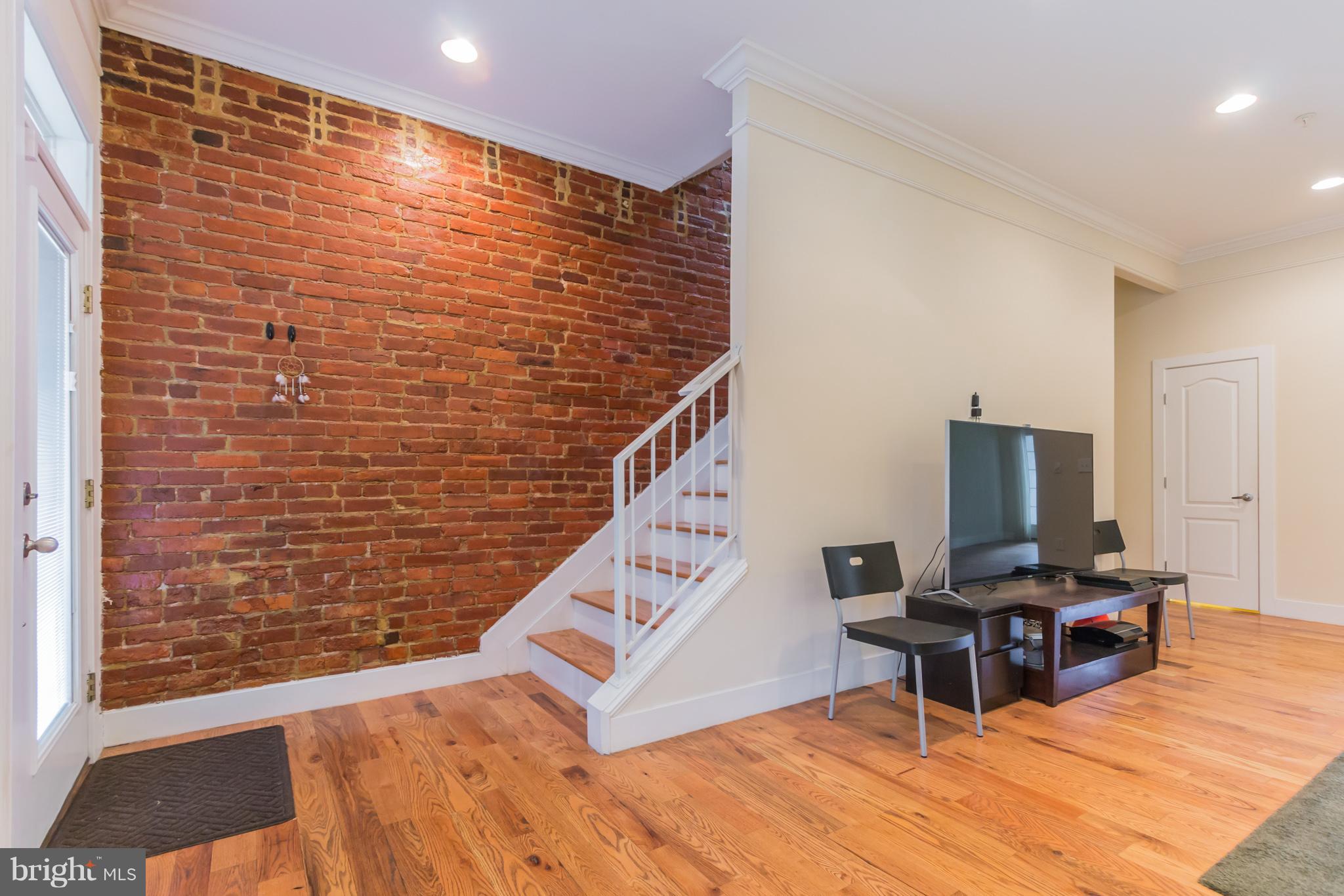 25 Michigan Avenue Northeast Washington, DC 20002 - Photo 2 of 27 Living room