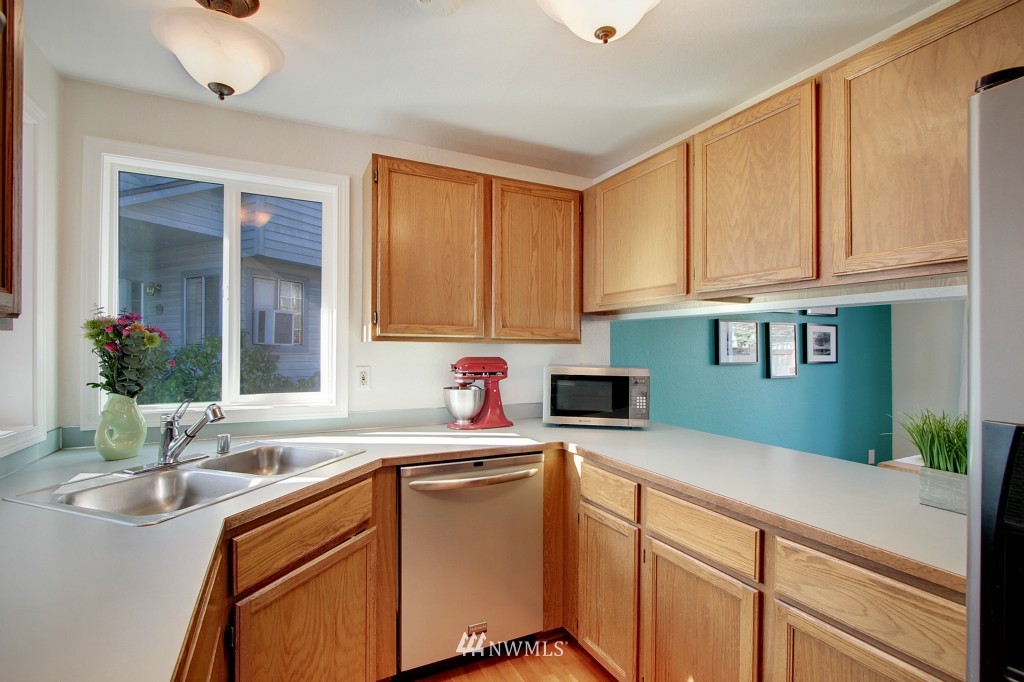2109 186th Place Southeast Bothell, WA 98012 - Photo 5 of 12