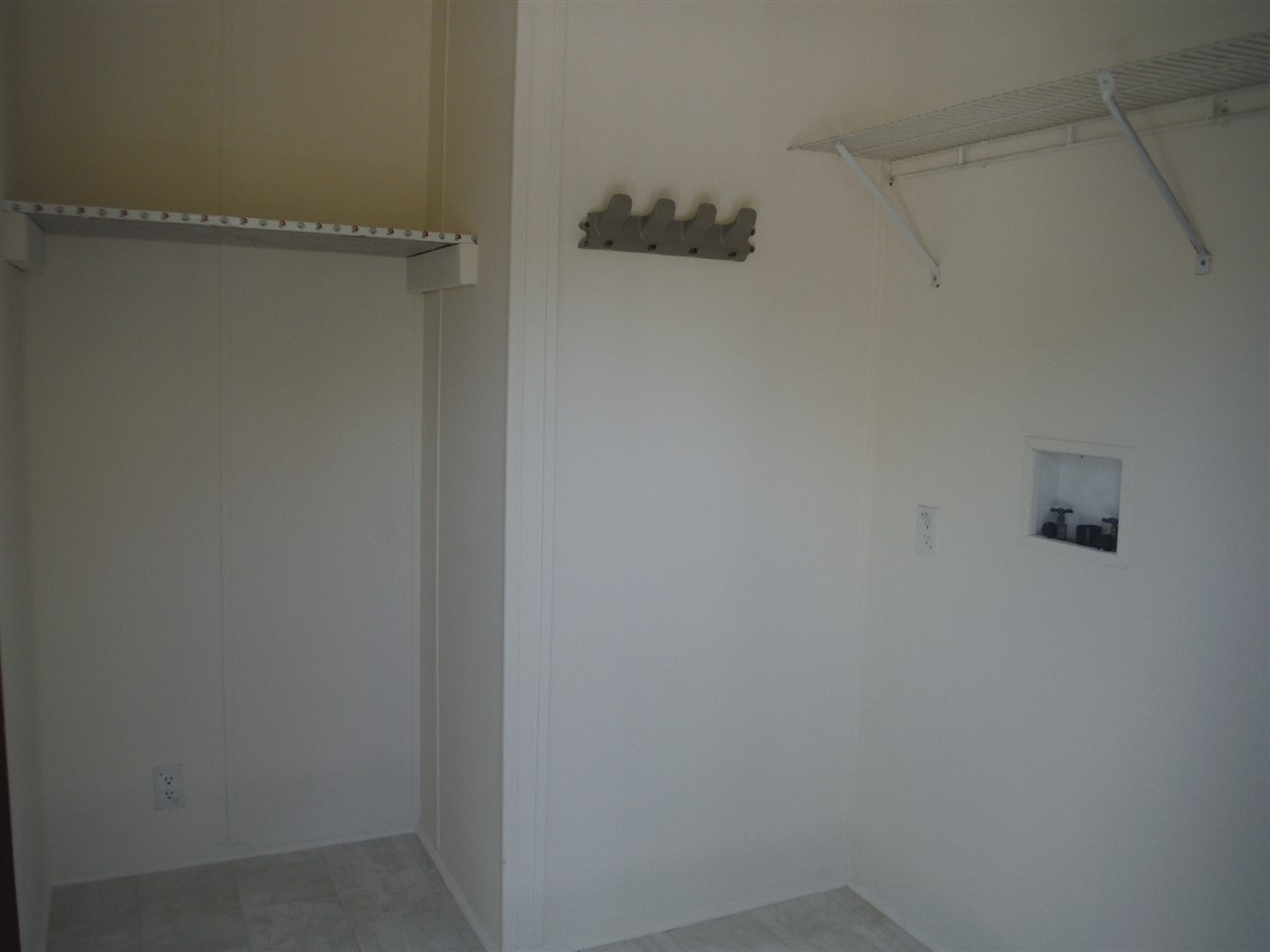 33015 Gilley Road Lillian, AL 36549 - Photo 30 of 44 Laundry room
