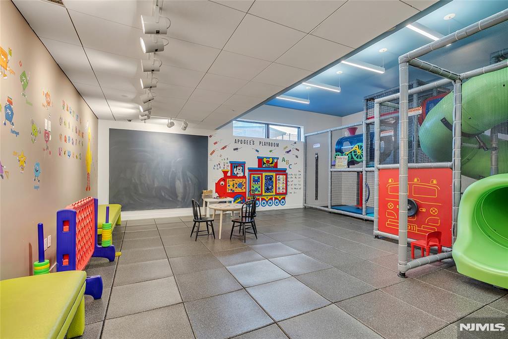 250 Gorge Road, Unit 21E Cliffside Park, NJ 07010 - Photo 11 of 21