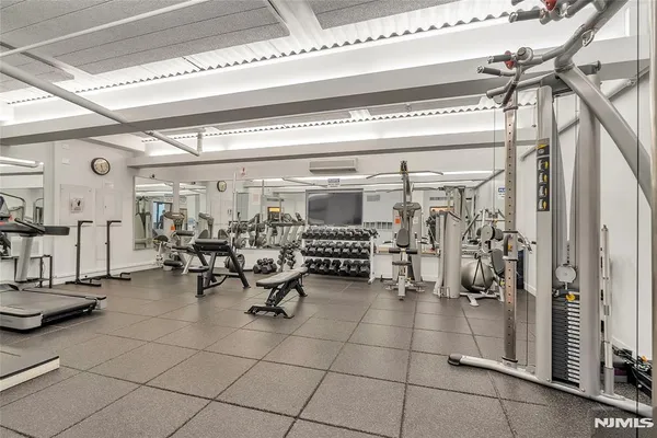 $2,500 | 250 Gorge Road, Unit 21E, Cliffside Park, NJ 07010