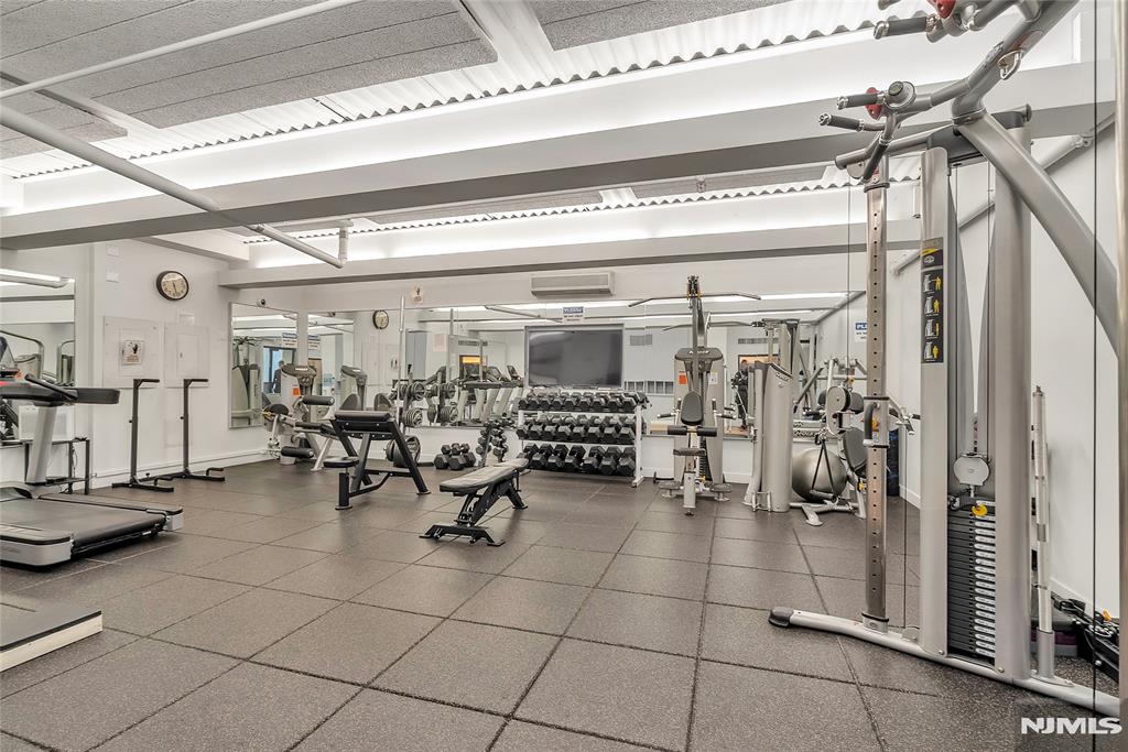 250 Gorge Road, Unit 21E Cliffside Park, NJ 07010 - Photo 15 of 21