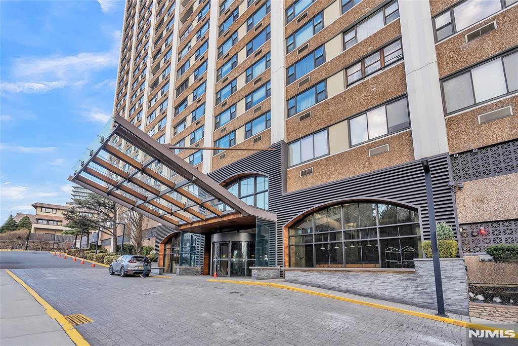 250 Gorge Road, Unit 21E Cliffside Park, NJ 07010 - Photo 19 of 21