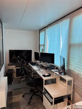 $2,500 | 250 Gorge Road, Unit 21E, Cliffside Park, NJ 07010