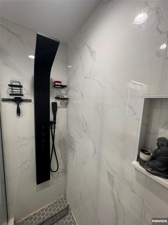 250 Gorge Road, Unit 21E Cliffside Park, NJ 07010 - Photo 6 of 21