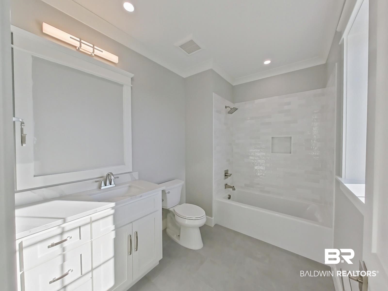 832 Inlet Circle Gulf Shores, AL 36542 - Photo 25 of 36 Guest Bath
