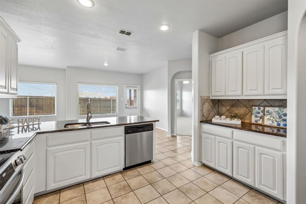 3964 Tule Ranch Road Fort Worth, TX 76262 - Photo 7 of 31