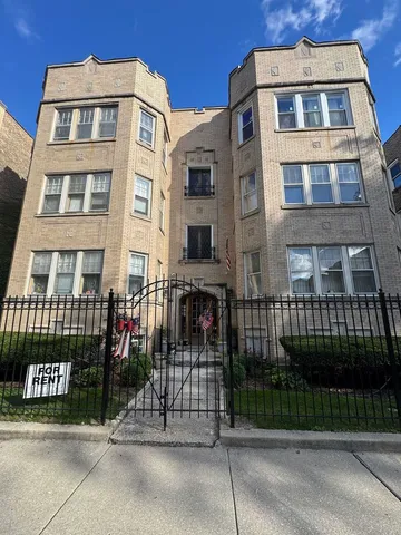 $1,900 | 6231 North Francisco Avenue, Unit 2S, Chicago, IL 60659