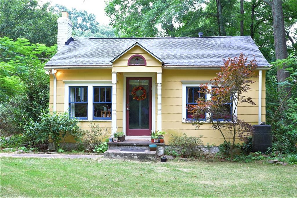 522 Quillian Avenue Atlanta, GA 30032 - Photo 1 of 1 a front view of a house with a yard