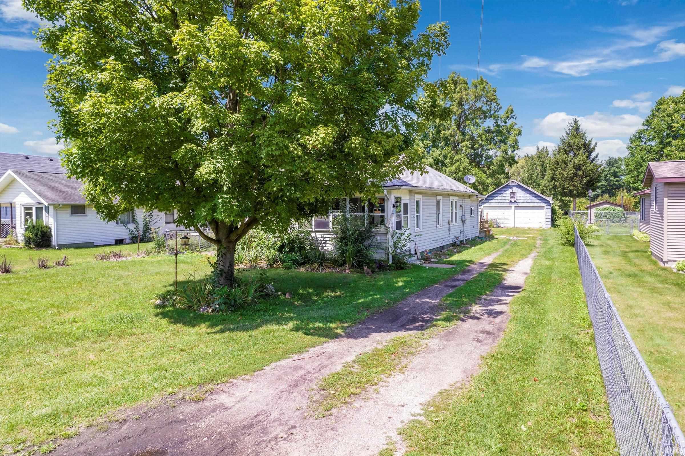 20099 Brick Road South Bend, IN 46637 - Photo 3 of 27