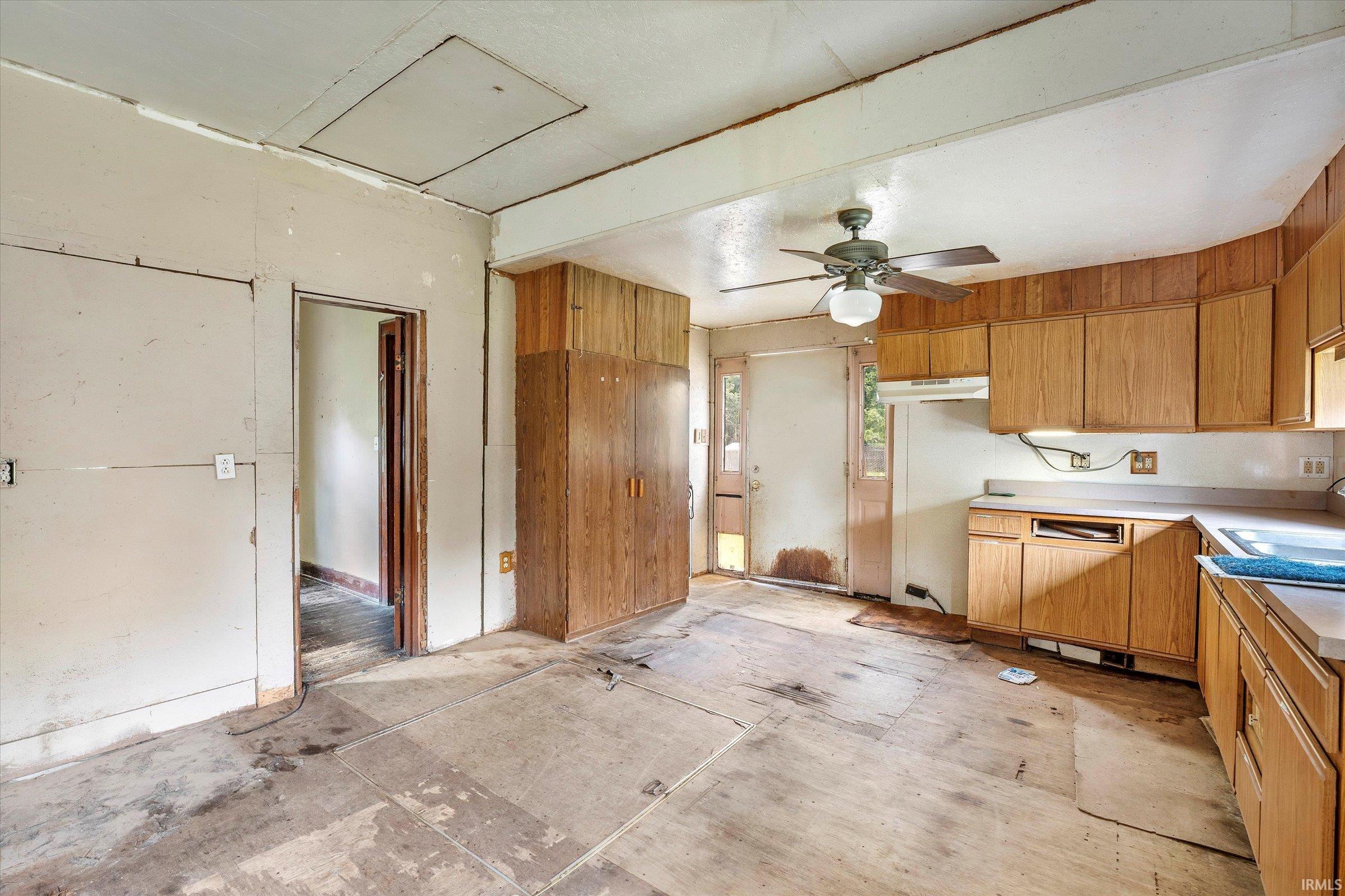 20099 Brick Road South Bend, IN 46637 - Photo 5 of 27