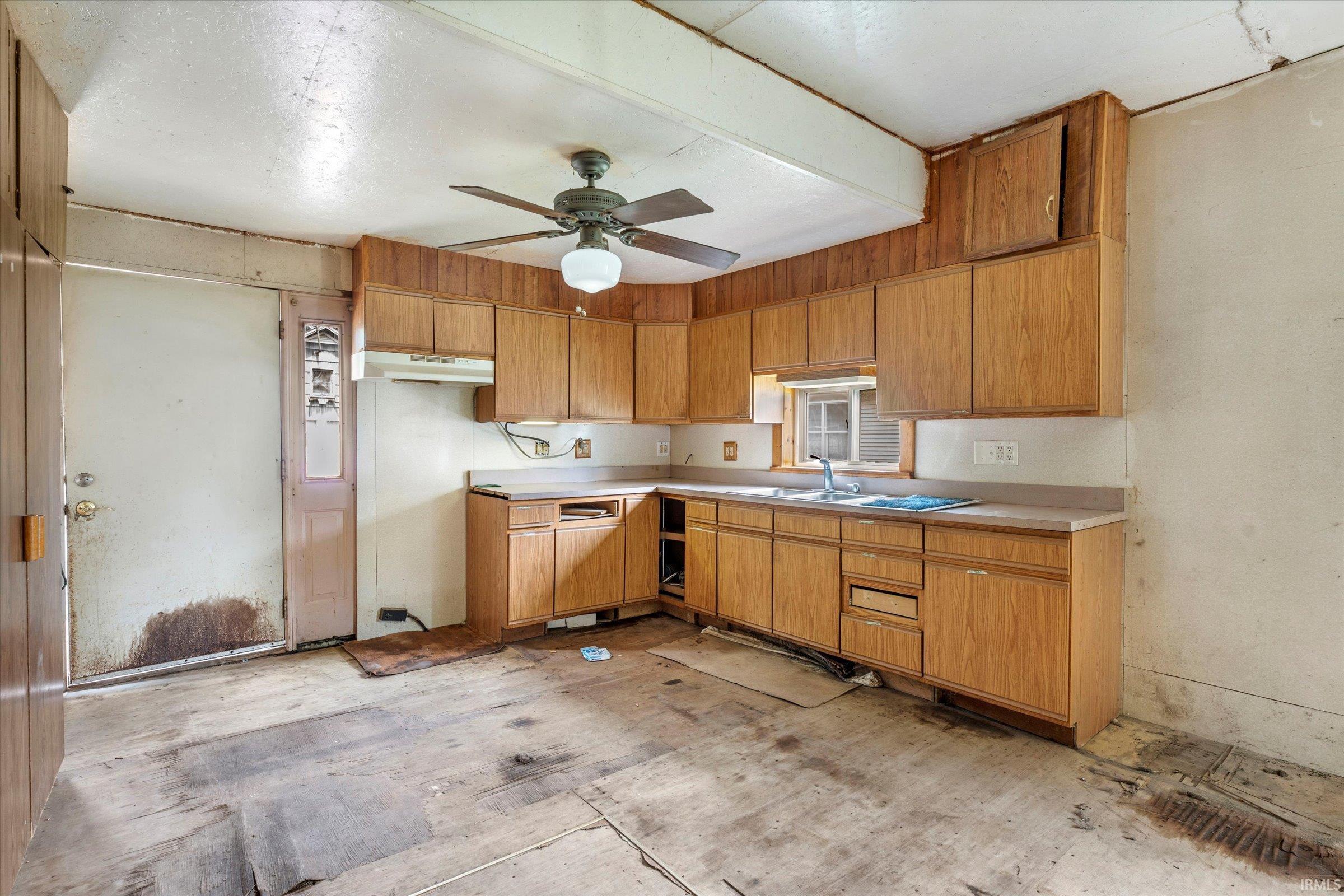 20099 Brick Road South Bend, IN 46637 - Photo 6 of 27