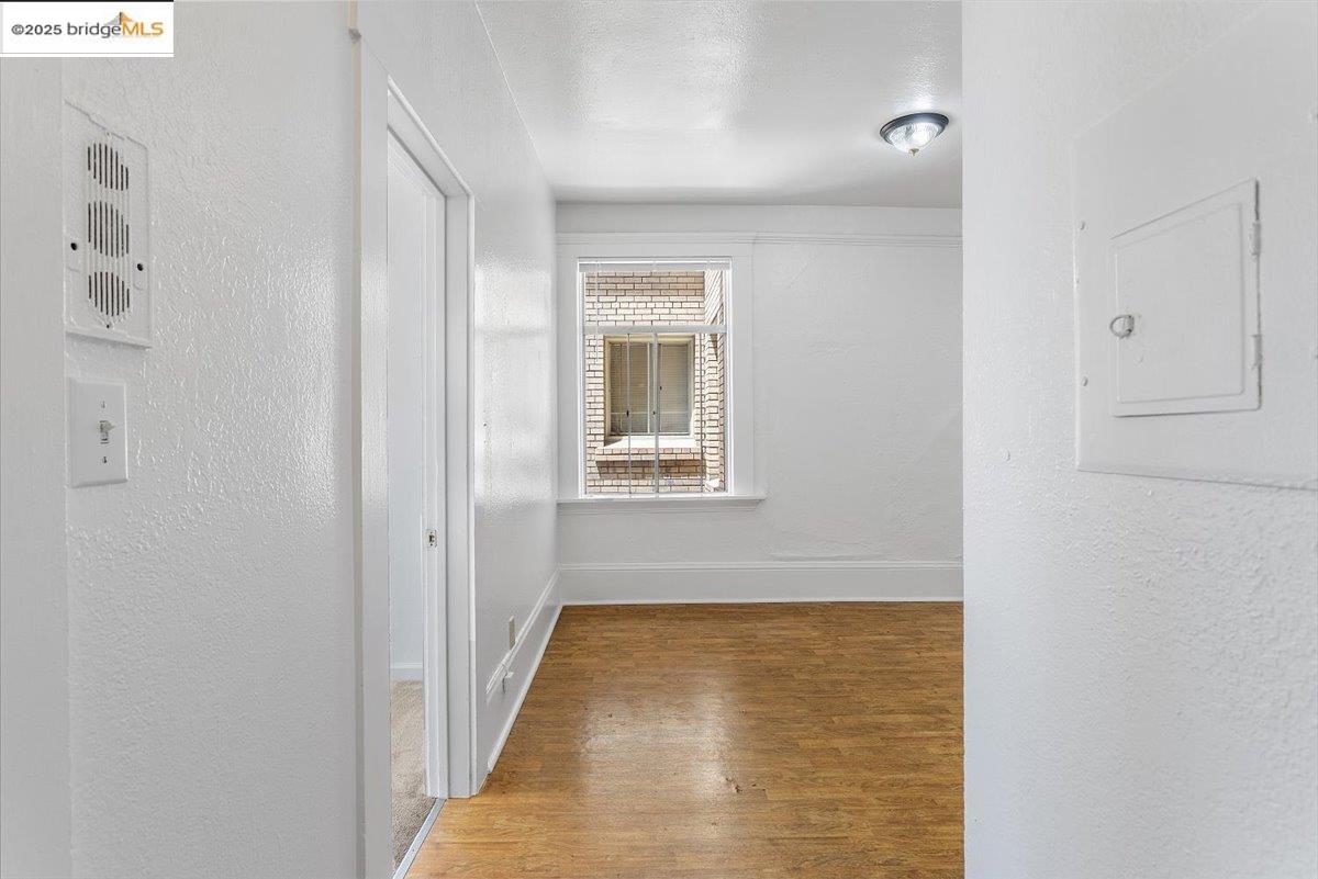 498 25th Street Oakland, CA 94612 - Photo 14 of 44 a view of an empty room