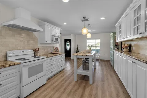 $820,000 | 6925 Wauchula Road, Myakka City, FL 34251