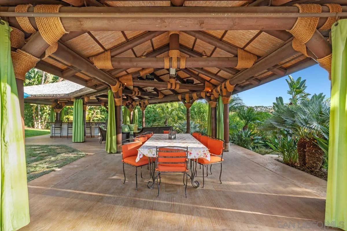 6281 Avenida Loma De Oro Rancho Santa Fe, CA 92067 - Photo 3 of 40 a outdoor space with a patio