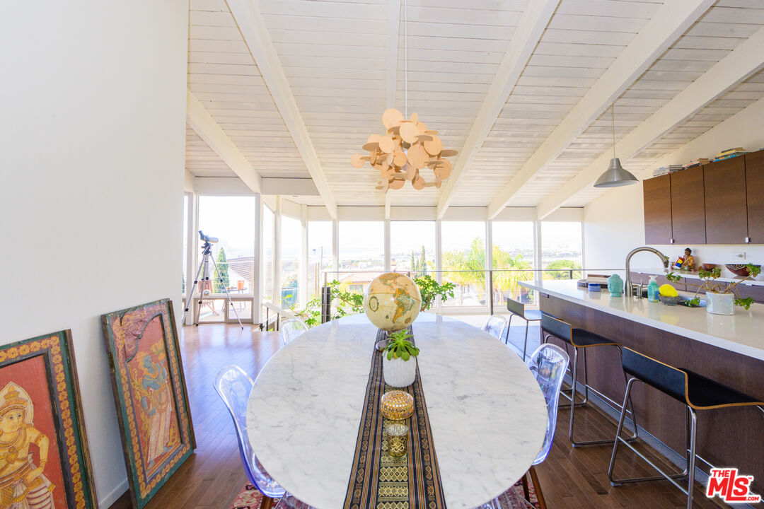 241 Rees Street Los Angeles, CA 90293 - Photo 13 of 47 Gallery Image 13