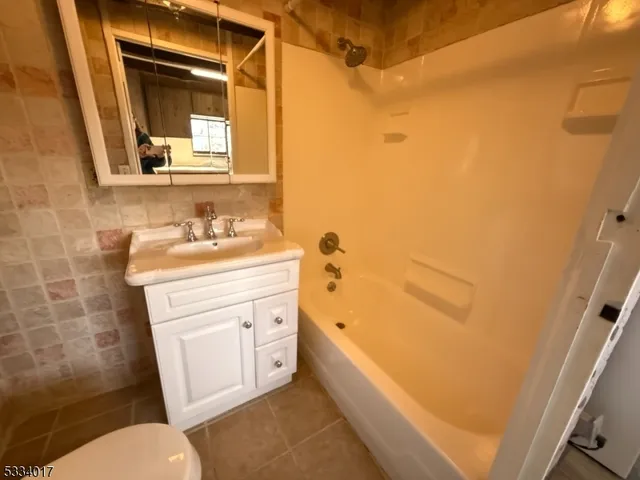 $2,700 | 3 Kushaqua Trail North, West Milford, NJ 07421