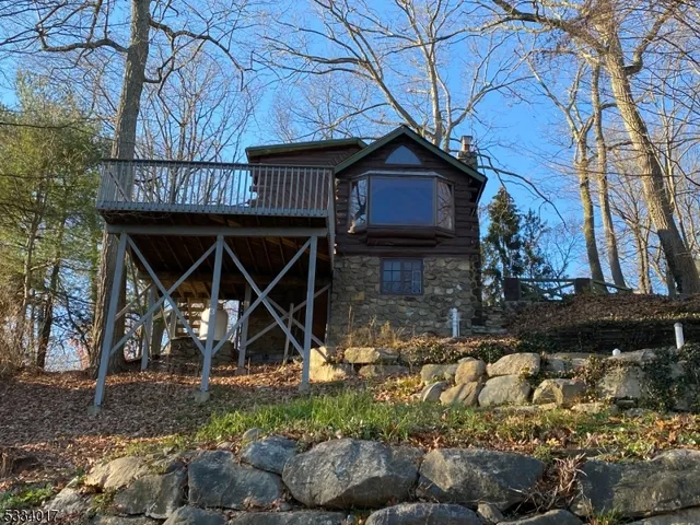 $2,700 | 3 Kushaqua Trail North, West Milford, NJ 07421