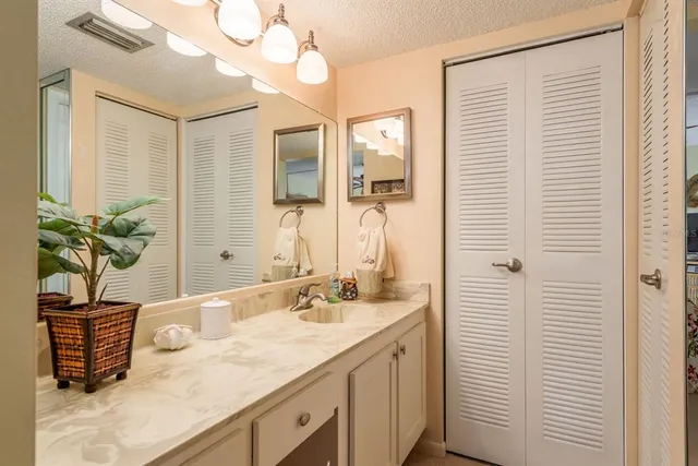 $219,900 | 14255 Rosemary Lane, Unit 8204, Largo, FL 33774