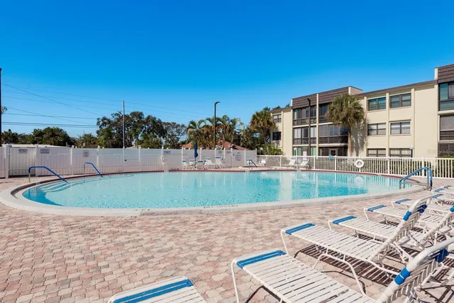 $219,900 | 14255 Rosemary Lane, Unit 8204, Largo, FL 33774