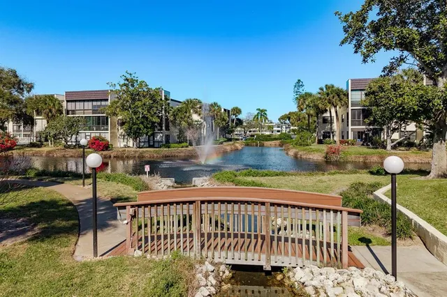 $219,900 | 14255 Rosemary Lane, Unit 8204, Largo, FL 33774