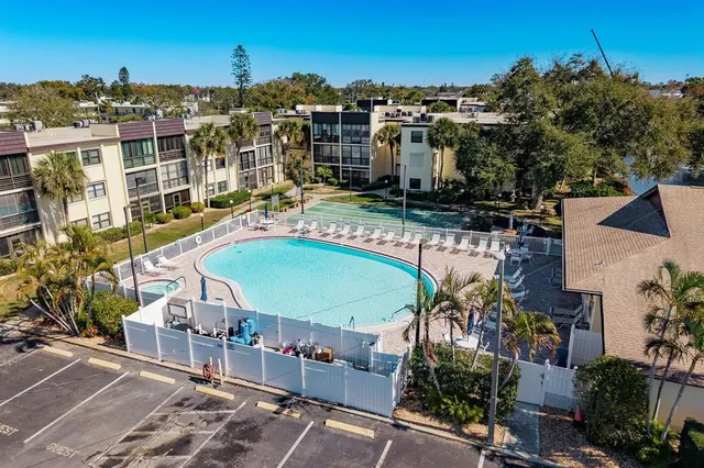 $219,900 | 14255 Rosemary Lane, Unit 8204, Largo, FL 33774