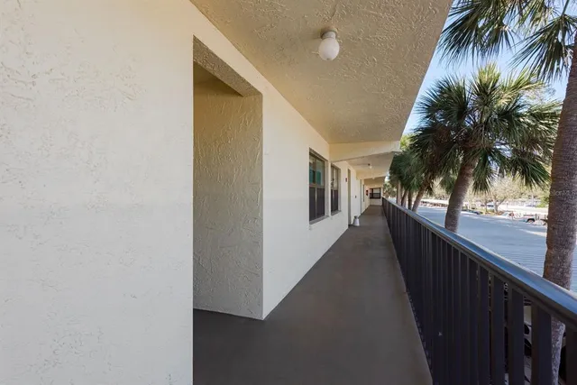 $219,900 | 14255 Rosemary Lane, Unit 8204, Largo, FL 33774