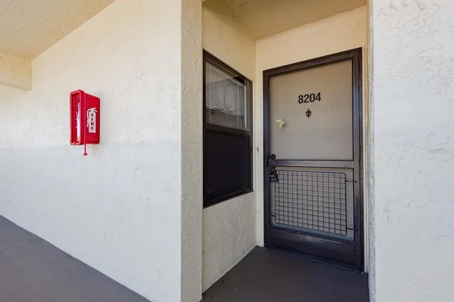 $219,900 | 14255 Rosemary Lane, Unit 8204, Largo, FL 33774