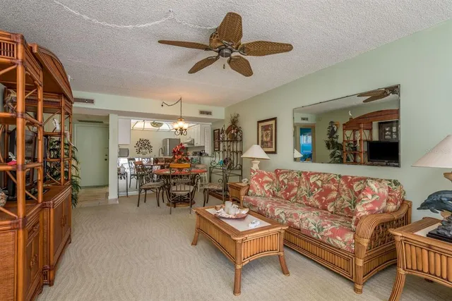 $219,900 | 14255 Rosemary Lane, Unit 8204, Largo, FL 33774