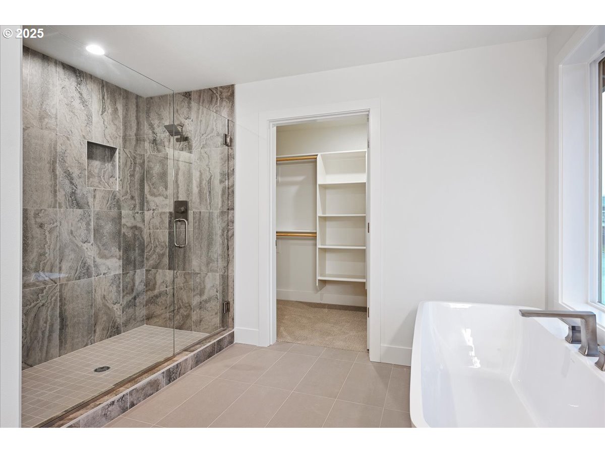 3510 North 11th Circle Ridgefield, WA 98642 - Photo 30 of 47 a bathroom with a shower