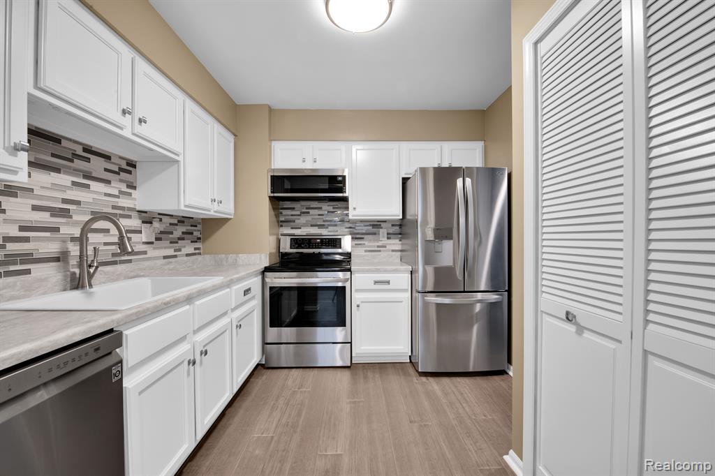 16625 Raleigh Square Drive Southgate, MI 48195 - Photo 8 of 23 Gallery Image 8