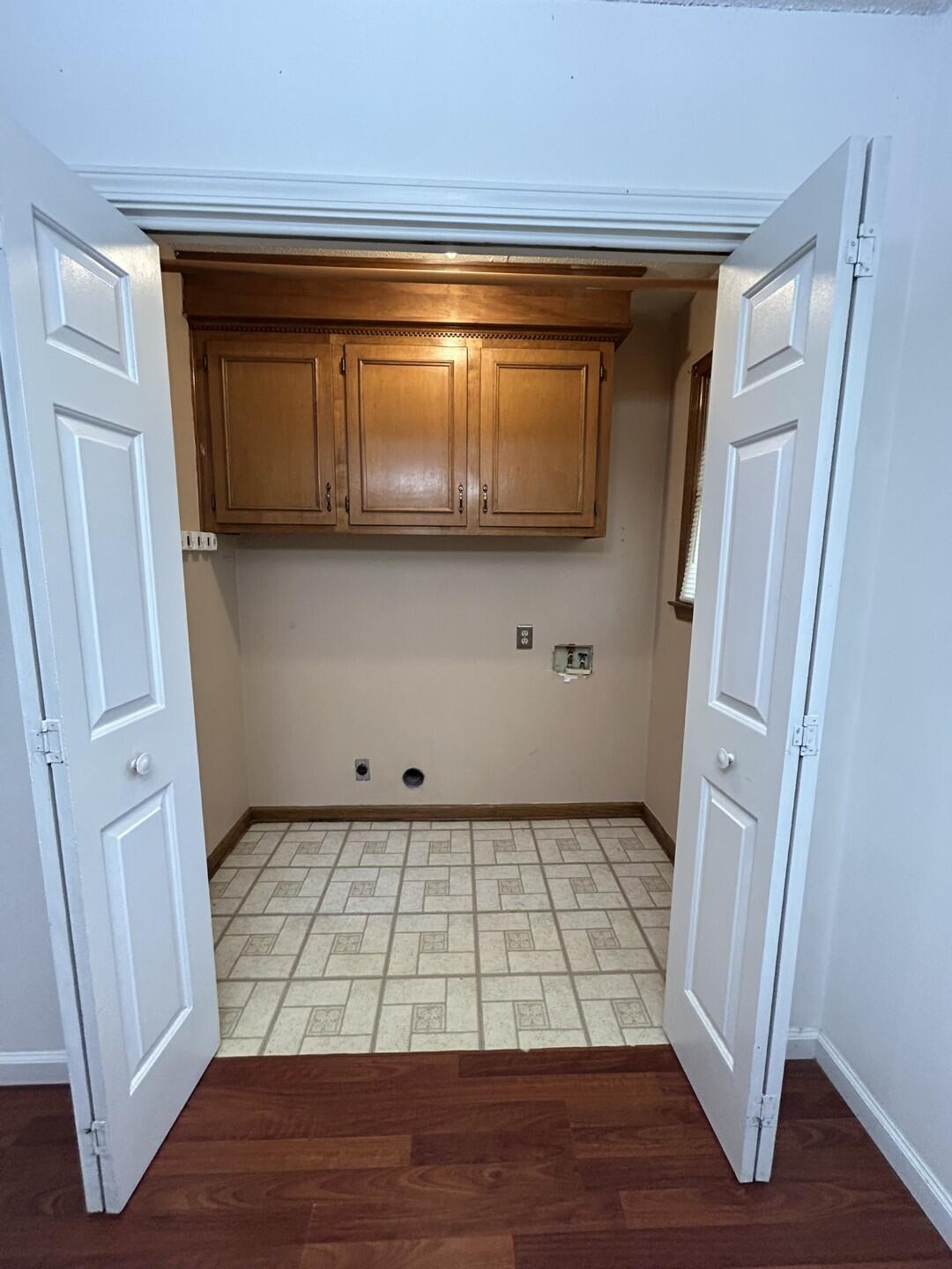 1310 Crowndale Drive Sumter, SC 29150 - Photo 5 of 23 Laundry