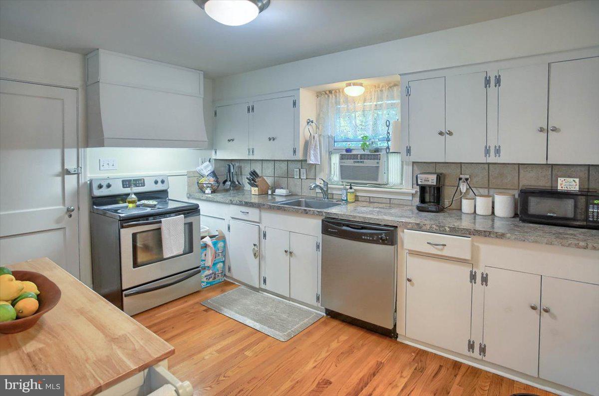 4132 Ridgeview Road Harrisburg, PA 17112 - Photo 5 of 15 S/S APPLIANCES