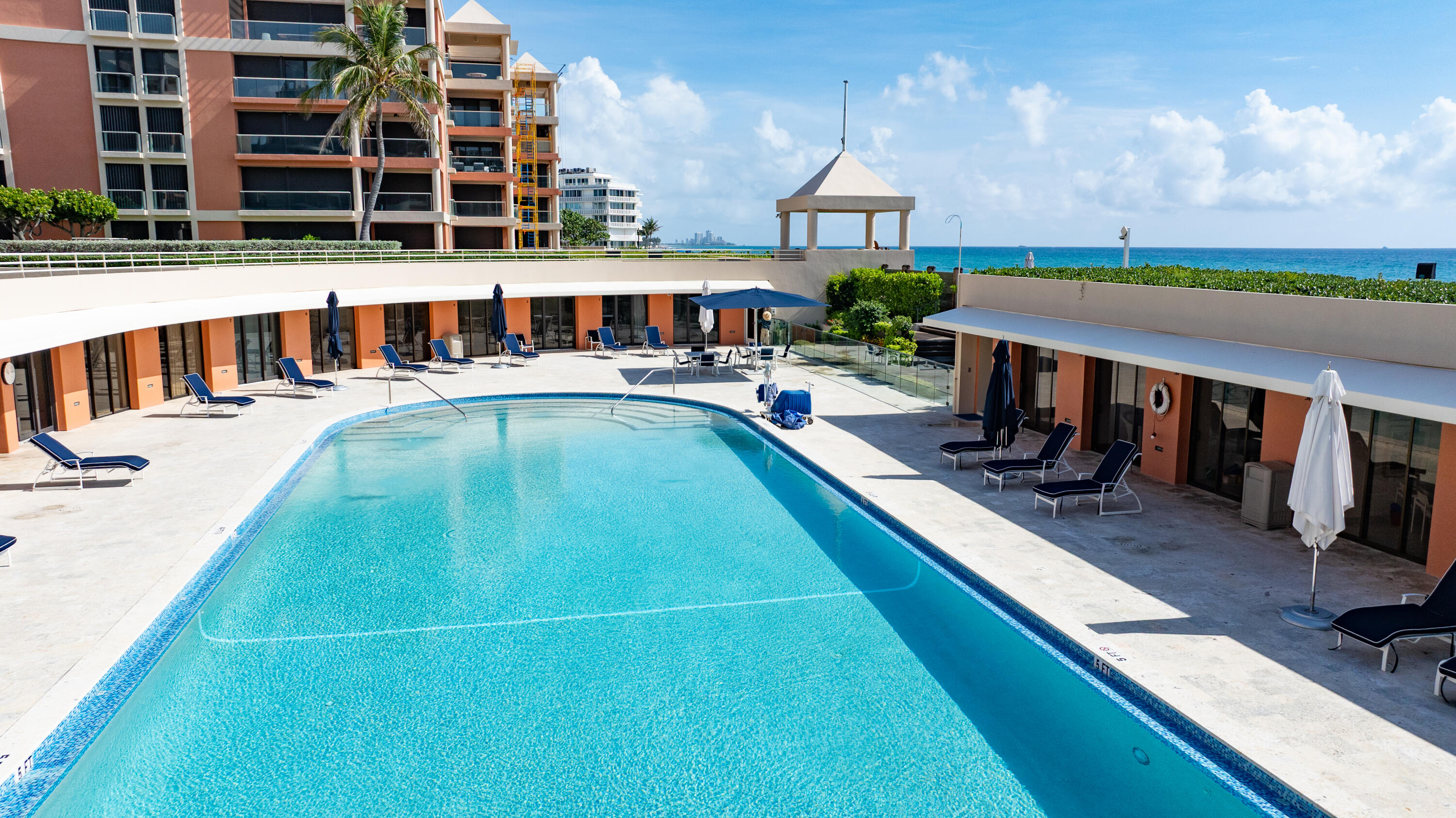 2 North Breakers Row, Unit N25 Palm Beach, FL 33480 - Photo 58 of 79 2 N Breakers Row37