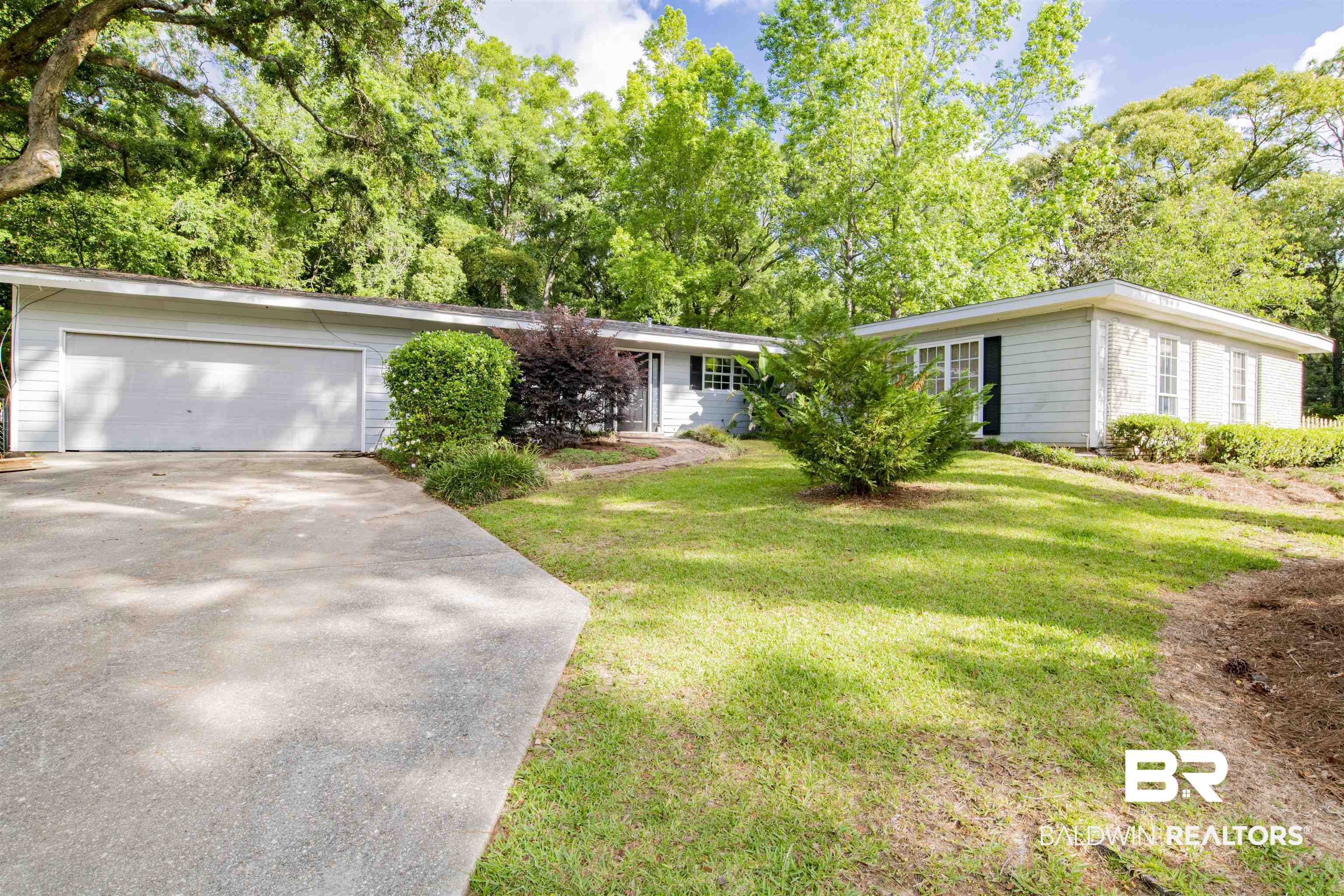 4158 Lake Circle North Mobile, AL 36693 - Photo 2 of 28